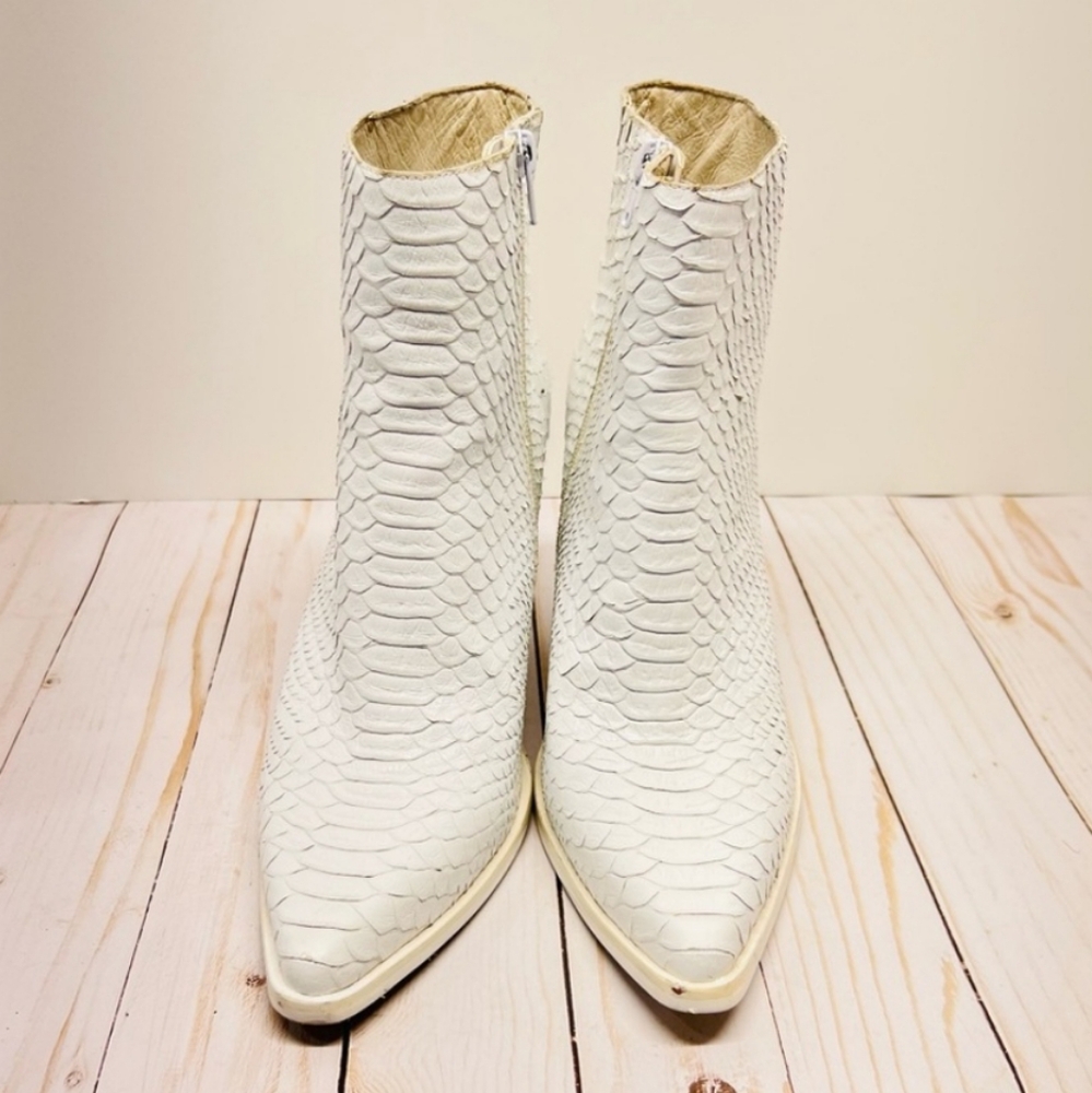 Jeffrey Campbell Pure White Flynn Snakeskin Cowboy Boots👢 🤠  Size 9 - Picture 3 of 11